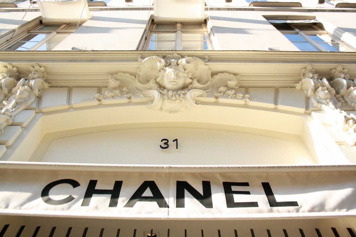 The rue Cambon, CHANEL's legendary address, welcomes a new boutique at  number 19 - ZOE Magazine